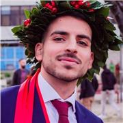 Laurenado alla magistrale di economia aziendale fornisce lezione (online) di economia